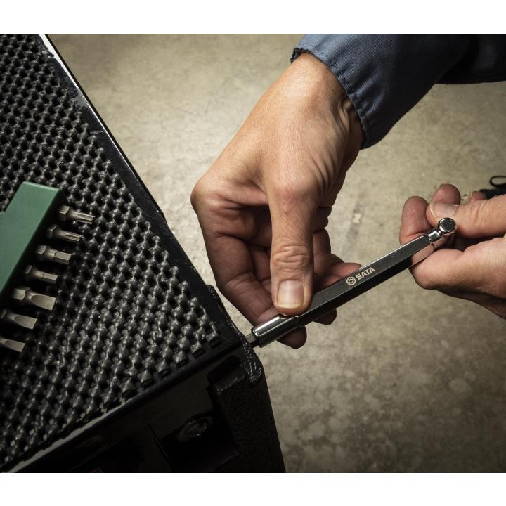 SAT_ST09144_IMG_INUSE