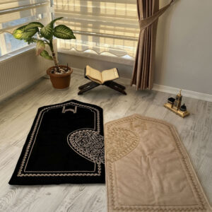 SUNLIT MINIMAL PRAYER CORNER
